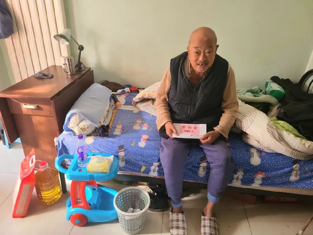 寒冬送溫暖，關(guān)懷暖人心—大龍集團(tuán)工會組織慰問活動